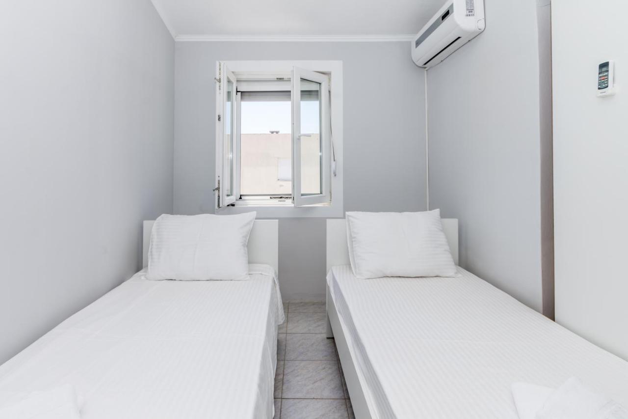 Apartments Dovana Kaštela 外观 照片