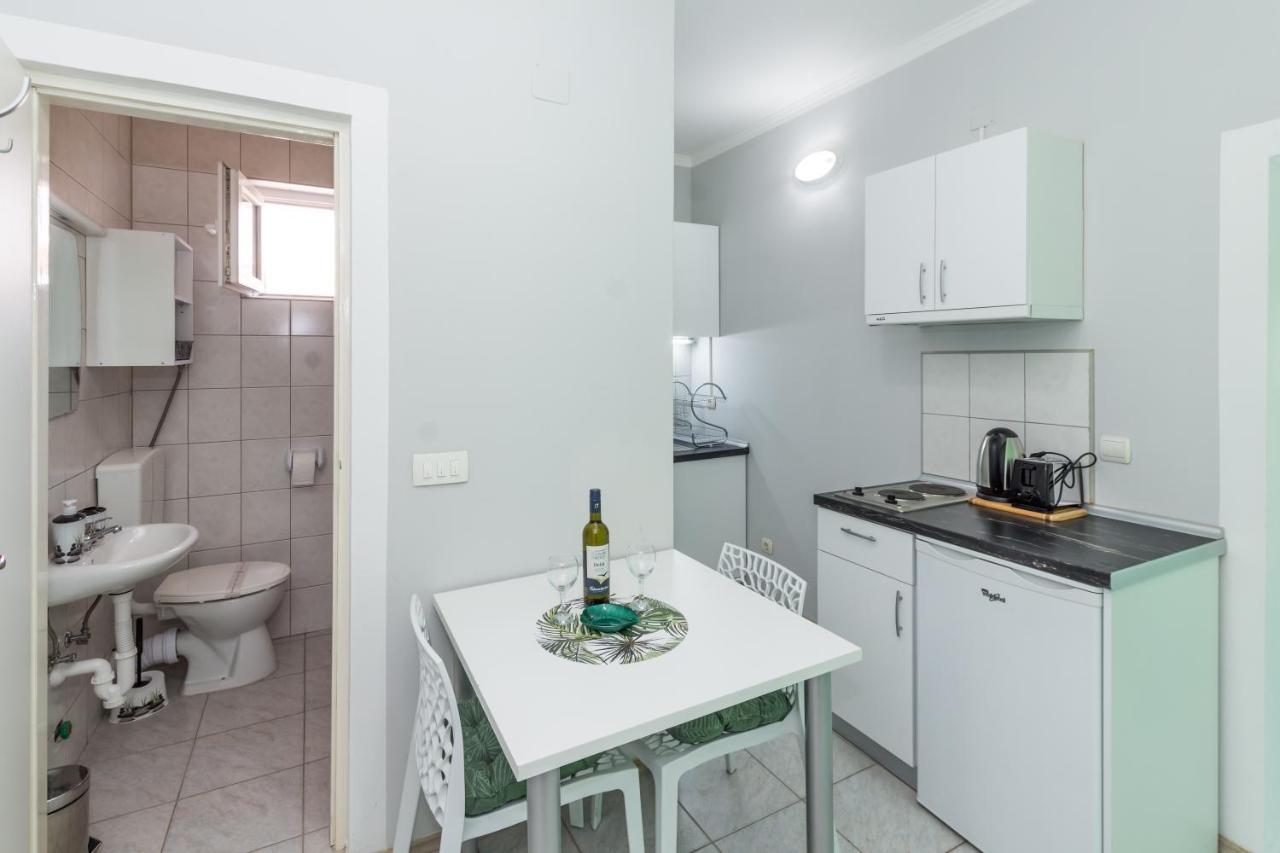 Apartments Dovana Kaštela 外观 照片