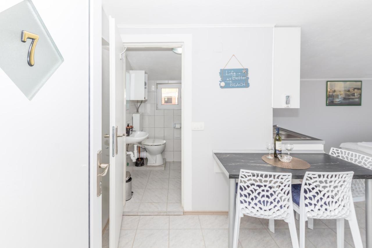 Apartments Dovana Kaštela 外观 照片